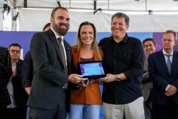 A cerimônia celebrou o 1° lugar conquistado como capital mais segura do país - (crédito: Paulo H Carvalho/Agência Brasília/Divulgação) A cerimônia celebrou o 1° lugar conquistado como capital mais segura do país - (crédito: Paulo H Carvalho/Agência Brasília/Divulgação)