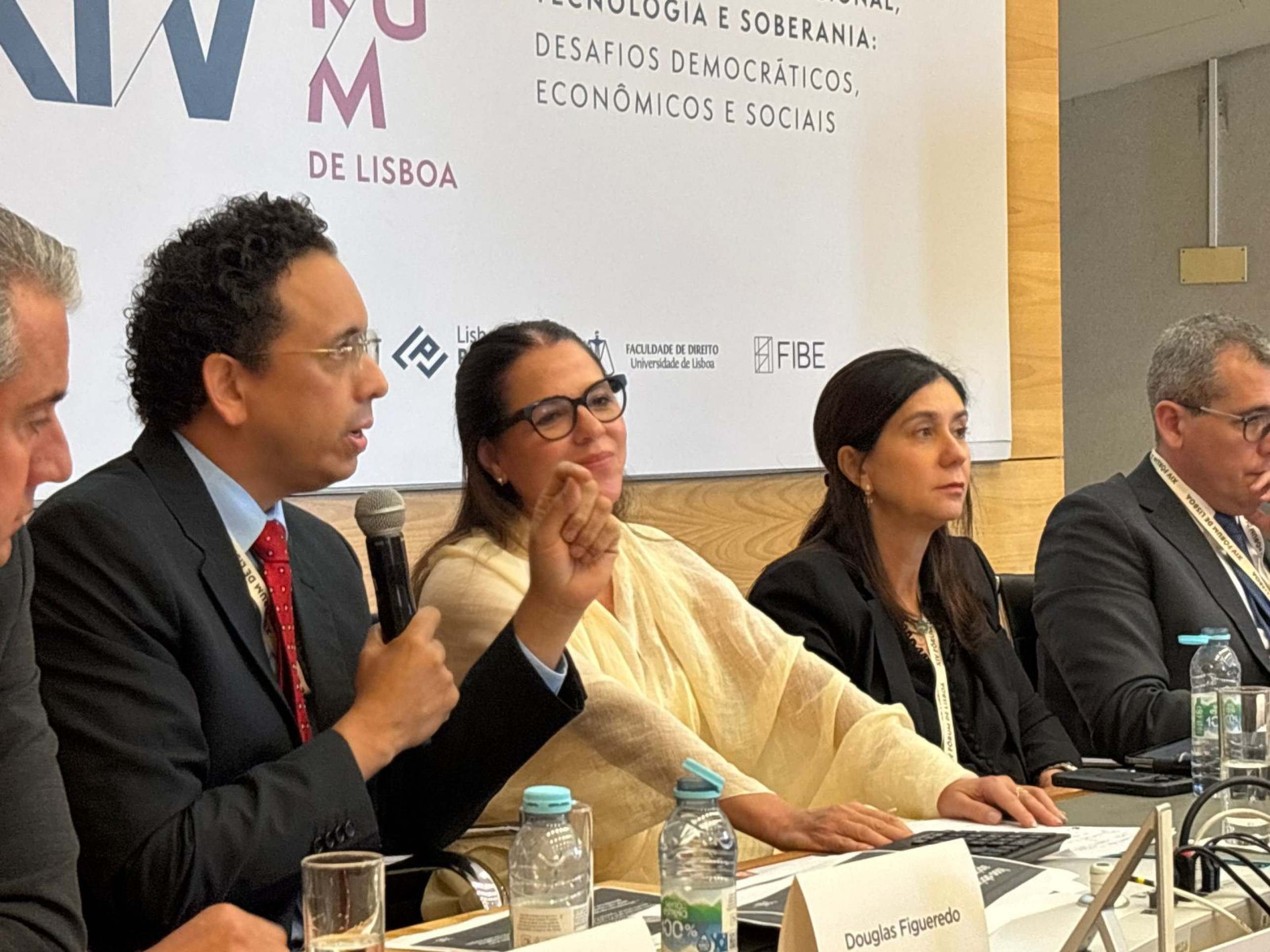  Eixo Capital. Presidente da Geap, Douglas Figueiredo, no XIV F&Atilde;&sup3;rum de Lisboa