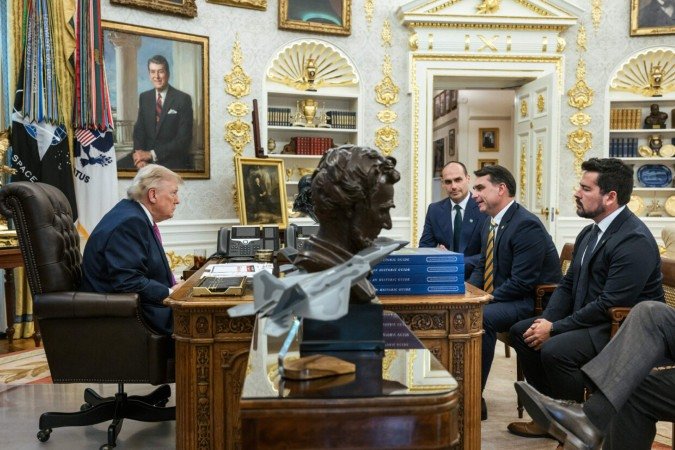 Declaração de Trump repercute no Brasil em meio a debates sobre segurança, comércio e possíveis impactos nas relações bilaterais
 -  (crédito: Reprodução/Redes Sociais)