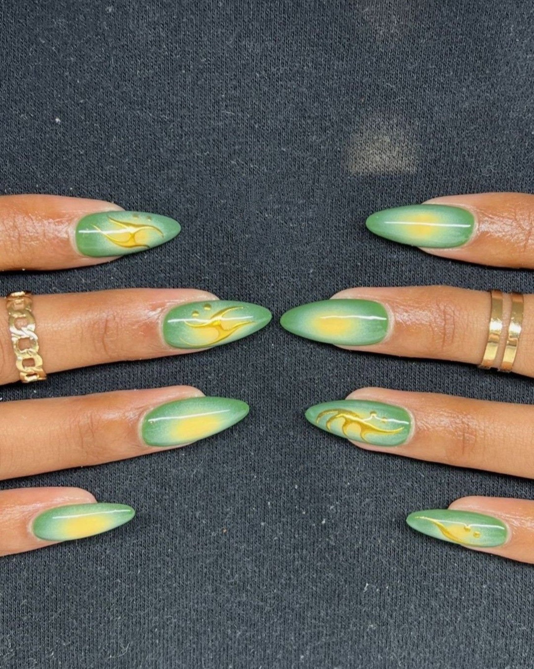 O verde e amarelo s&atilde;o elementos centrais nas unhas de Copa do Mundo 