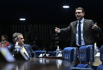 Ciro já foi alvo de ação da PF; Flávio diz que foi 