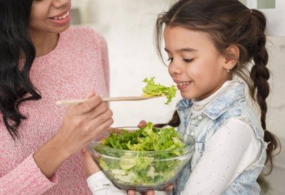 Não existem evidências científicas robustas que comprovem que dietas sejam capaz de tratar ou reverter autismo, alergias e atrasos no desenvolvimento infantil -  (crédito: Freepik) -Não existem evidências científicas robustas que comprovem que dietas sejam capaz de tratar ou reverter autismo, alergias e atrasos no desenvolvimento infantil -  (crédito: Freepik)