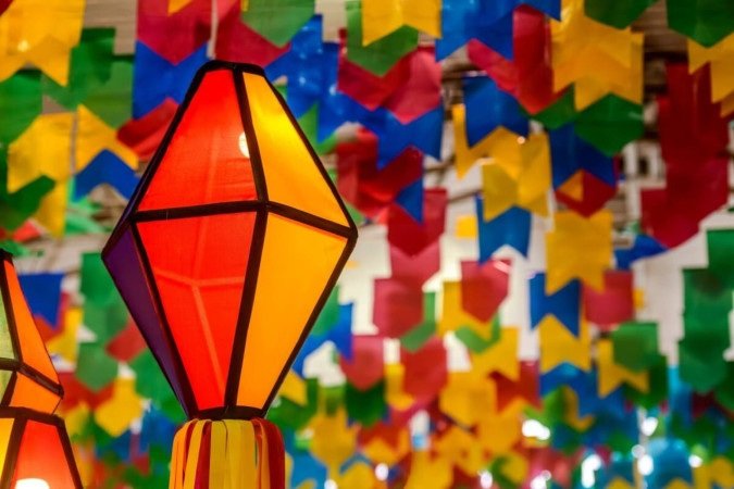 Decorar a casa com o tema junino é divertido e traz mais alegria para os ambientes (Imagem: Cacio Murilo | Shutterstock)
- (crédito: EdiCase) Decorar a casa com o tema junino é divertido e traz mais alegria para os ambientes (Imagem: Cacio Murilo | Shutterstock)
- (crédito: EdiCase)