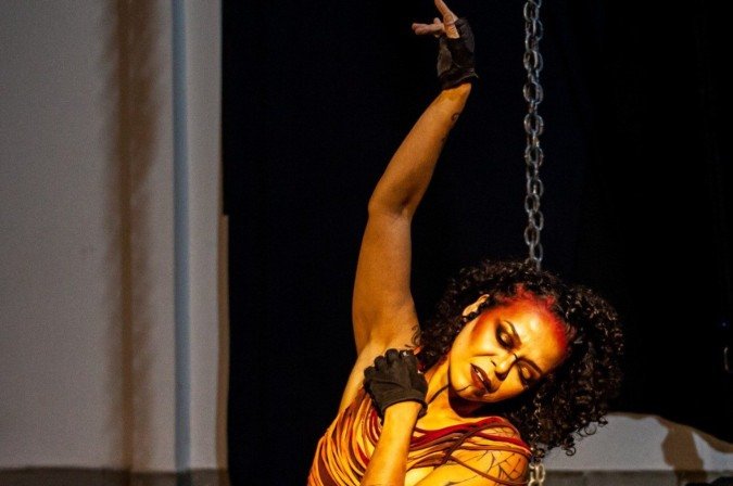 Cyntia Carla apresenta espetáculo solo "Medéia – As Bárbaras" na Galpoa (Vila Planalto) - (crédito: Divulgação) Cyntia Carla apresenta espetáculo solo "Medéia – As Bárbaras" na Galpoa (Vila Planalto) - (crédito: Divulgação)