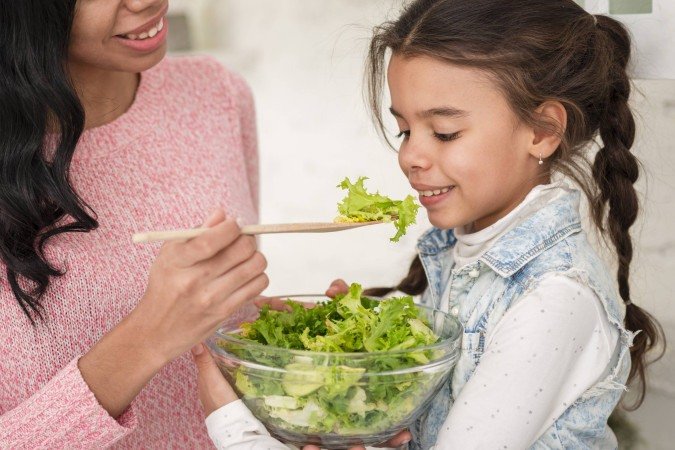 Não existem evidências científicas robustas que comprovem que dietas sejam capaz de tratar ou reverter autismo, alergias e atrasos no desenvolvimento infantil - (crédito: Freepik) Não existem evidências científicas robustas que comprovem que dietas sejam capaz de tratar ou reverter autismo, alergias e atrasos no desenvolvimento infantil - (crédito: Freepik)