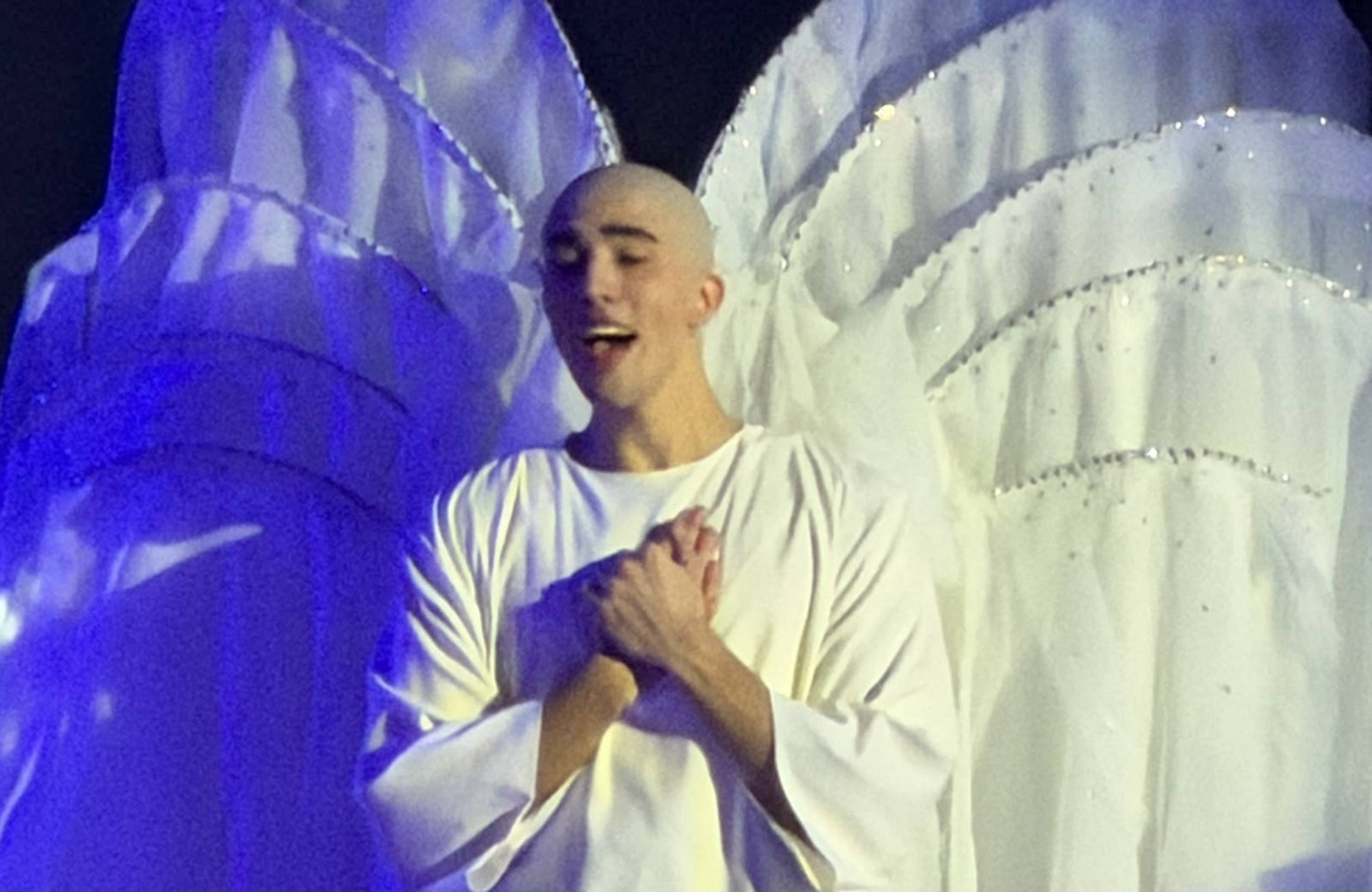 De sair chorando! Musical sobre Paulo Gustavo leva plateia às lágrimas e emociona do início ao fim