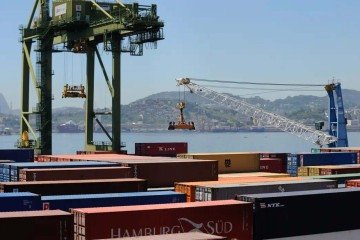 Estimativa é que as barreiras comerciais atinjam cerca de US$ 10 bilhões em exportações, embora o pacote inclua uma ampla lista de exceções  -  (crédito: Tânia Rêgo/Agência Brasil)
