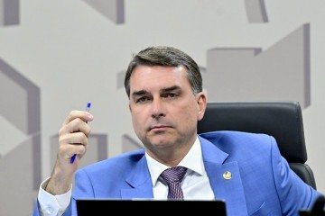 Pedido foi feito após Moraes solicitar um parecer da PGR sobre a inclusão de Flávio no inquérito que mira o ex-deputado Eduardo Bolsonaro -  (crédito: Geraldo Magela/Agência Senado)