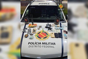 Além das porções de cocaína, ainda foi encontrado mais de R$ 6 mil em espécie -  (crédito: PMDF/Divulgação)