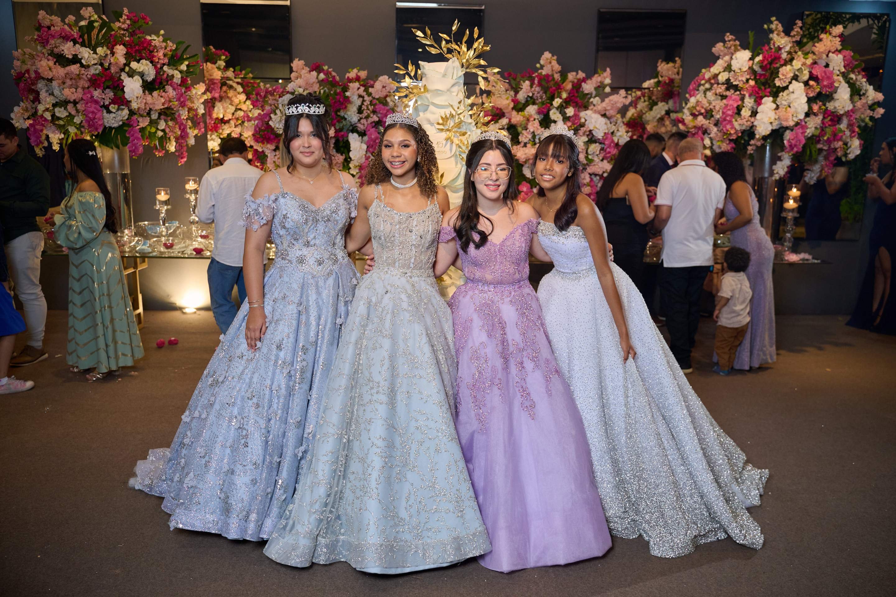 Cerim&ocirc;nia reunir&aacute; cerca de 300 convidados e homenagear&aacute; oito meninas e quatro meninos atendidos pela entidade