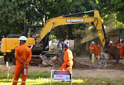 Os 100 mil litros furtados por meio de escavação e acesso à tubulação da Transpetro equivalem à carga de quatro caminhões-tanque -  (crédito:  Ed Alves/CB/D.A Press) -Os 100 mil litros furtados por meio de escavação e acesso à tubulação da Transpetro equivalem à carga de quatro caminhões-tanque -  (crédito:  Ed Alves/CB/D.A Press)