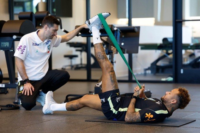 RAfael Martini e Neymar: tratamento intensivo para entregar o camisa 10 curado para a Copa do Mundo - (crédito: Rafael Ribeiro/CBF) RAfael Martini e Neymar: tratamento intensivo para entregar o camisa 10 curado para a Copa do Mundo - (crédito: Rafael Ribeiro/CBF)