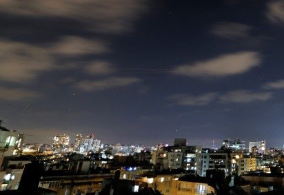  Irã lança mísseis contra Israel após ataques em Beirute. -  (crédito:  AFP) - Irã lança mísseis contra Israel após ataques em Beirute. -  (crédito:  AFP)
