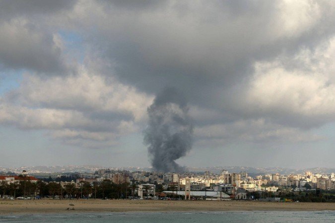 Ataques neste domingo elevam a tensão no Oriente Médio após bombardeios israelenses em Beirute e reacenderam o temor de uma escalada militar direta entre Irã, Israel e Hezbollah