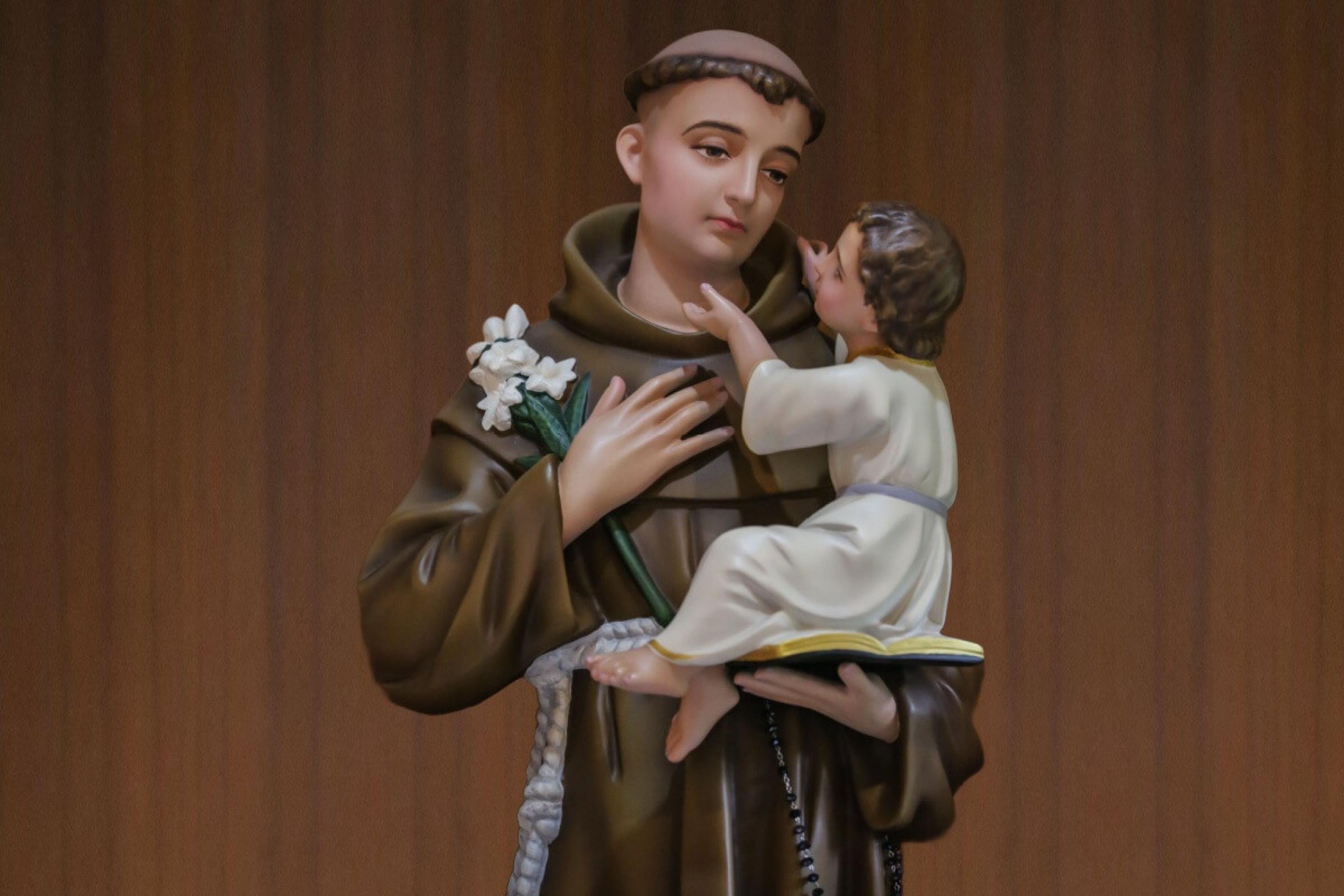 5 simpatias de Santo Antônio para atrair prosperidade