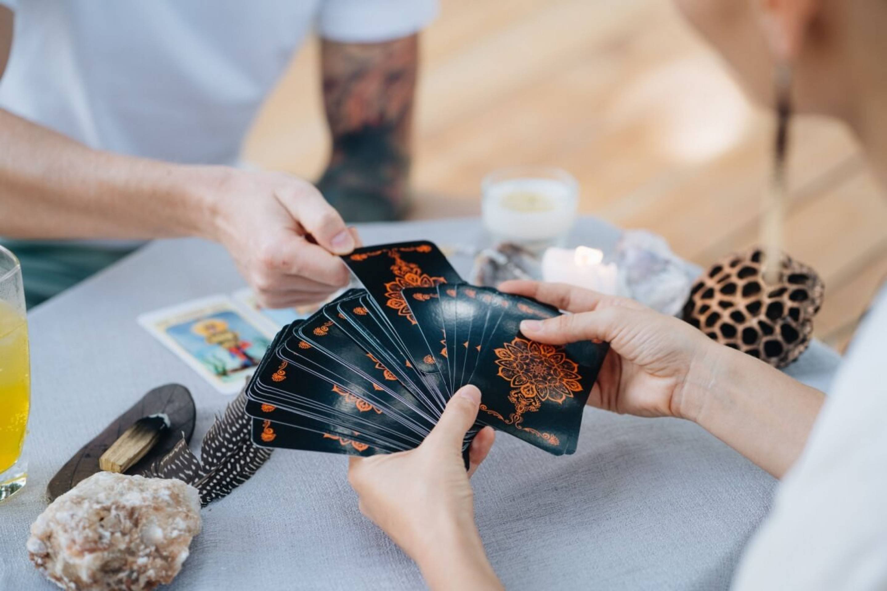 Tarot semanal: previsão para os signos de 08 a 14 de junho de 2026
