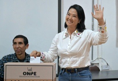 Keiko é filha do ex-ditador Alberto Fujimori, que governou o país entre 1990 e 2000 -  (crédito:  AFP) -Keiko é filha do ex-ditador Alberto Fujimori, que governou o país entre 1990 e 2000 -  (crédito:  AFP)