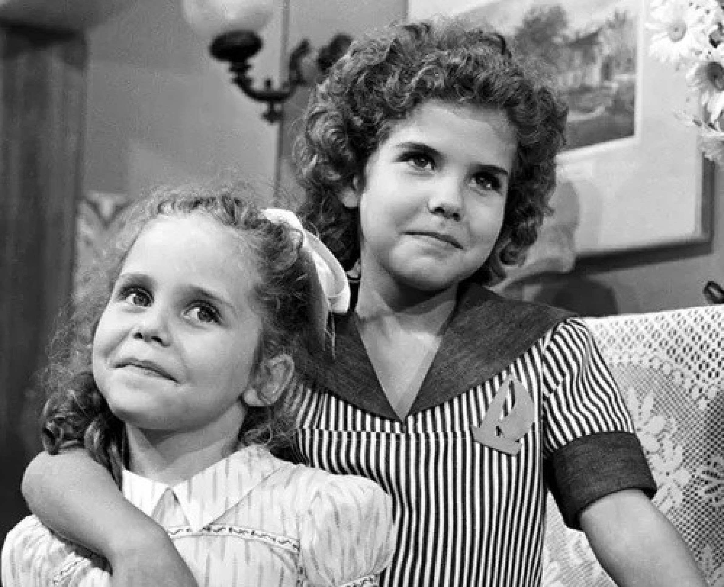 Em cena com a irm&atilde;, Rosana Garcia, ainda crian&ccedil;a