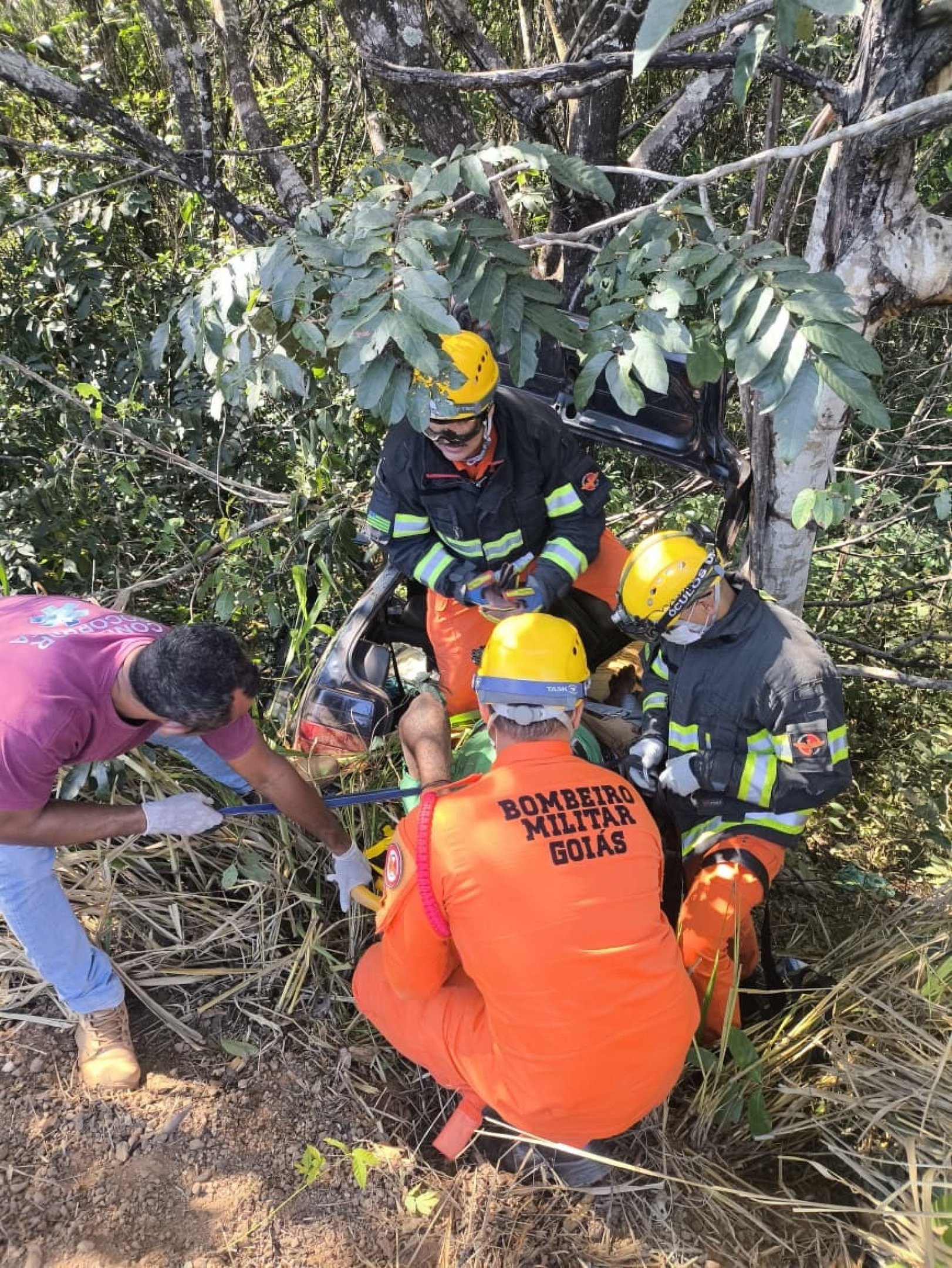 Grave sinistro de tr&acirc;nsito ocorreu em Teresina de Goi&aacute;s