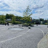 Espa&ccedil;o de conviv&ecirc;ncia urbana em Solna, nas cercanias de Estocolmo