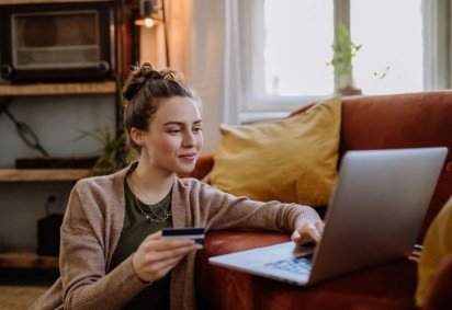A experiência de compra no e-commerce não depende apenas de vender bem (Imagem: Halfpoint | Shutterstock)
 -  (crédito: EdiCase) -A experiência de compra no e-commerce não depende apenas de vender bem (Imagem: Halfpoint | Shutterstock)
 -  (crédito: EdiCase)