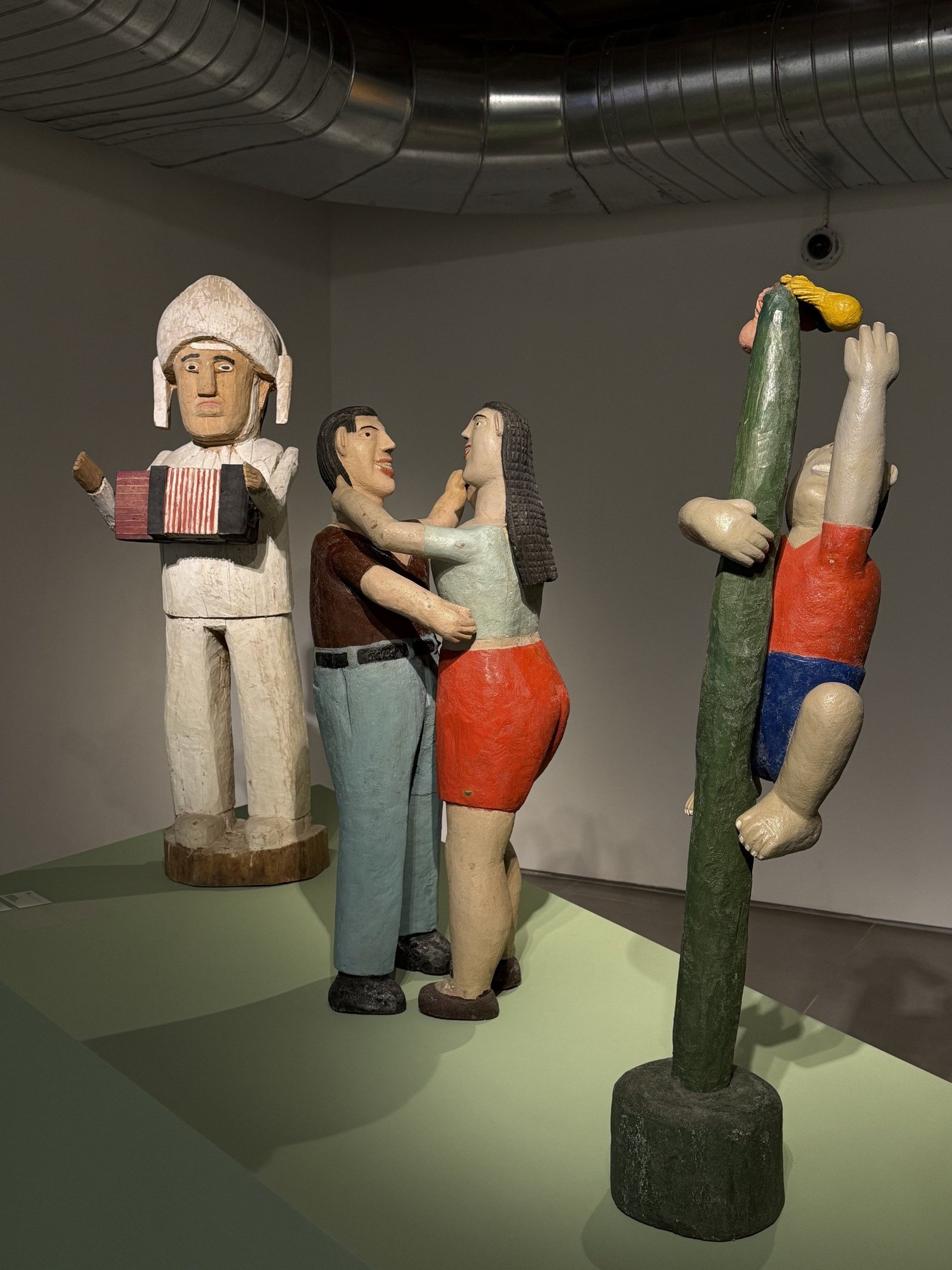 ResÃªndio
Festa do olhar: as festas populares e a arte brasileira
Curadoria: Marcus Lontra e Rafael Peixoto. VisitaÃ§Ã£o atÃ© 12 de setembro, diariamente, de 9h Ã s 18h, no Centro Cultural TCU (St. de Clubes Esportivos Sul Trecho 3)
