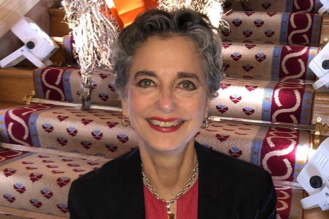 Barbara Slavin, professora de relações internacionais da Universidade George Washington (em Washington D.C.) e pesquisadora senior do instituto Stimson Center

