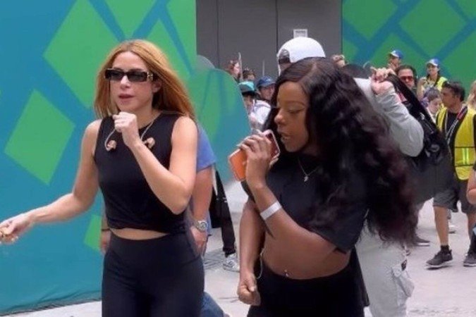 Shakira publicou registros nas redes sociais mostrando os bastidores do ensaio - (crédito: Reprodução de vídeo) Shakira publicou registros nas redes sociais mostrando os bastidores do ensaio - (crédito: Reprodução de vídeo)