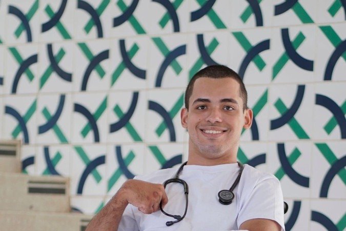 A rotina acadêmica de Ghabriel é marcada pela busca constante por acessibilidade e igualdade de oportunidades dentro e fora da universidade.
