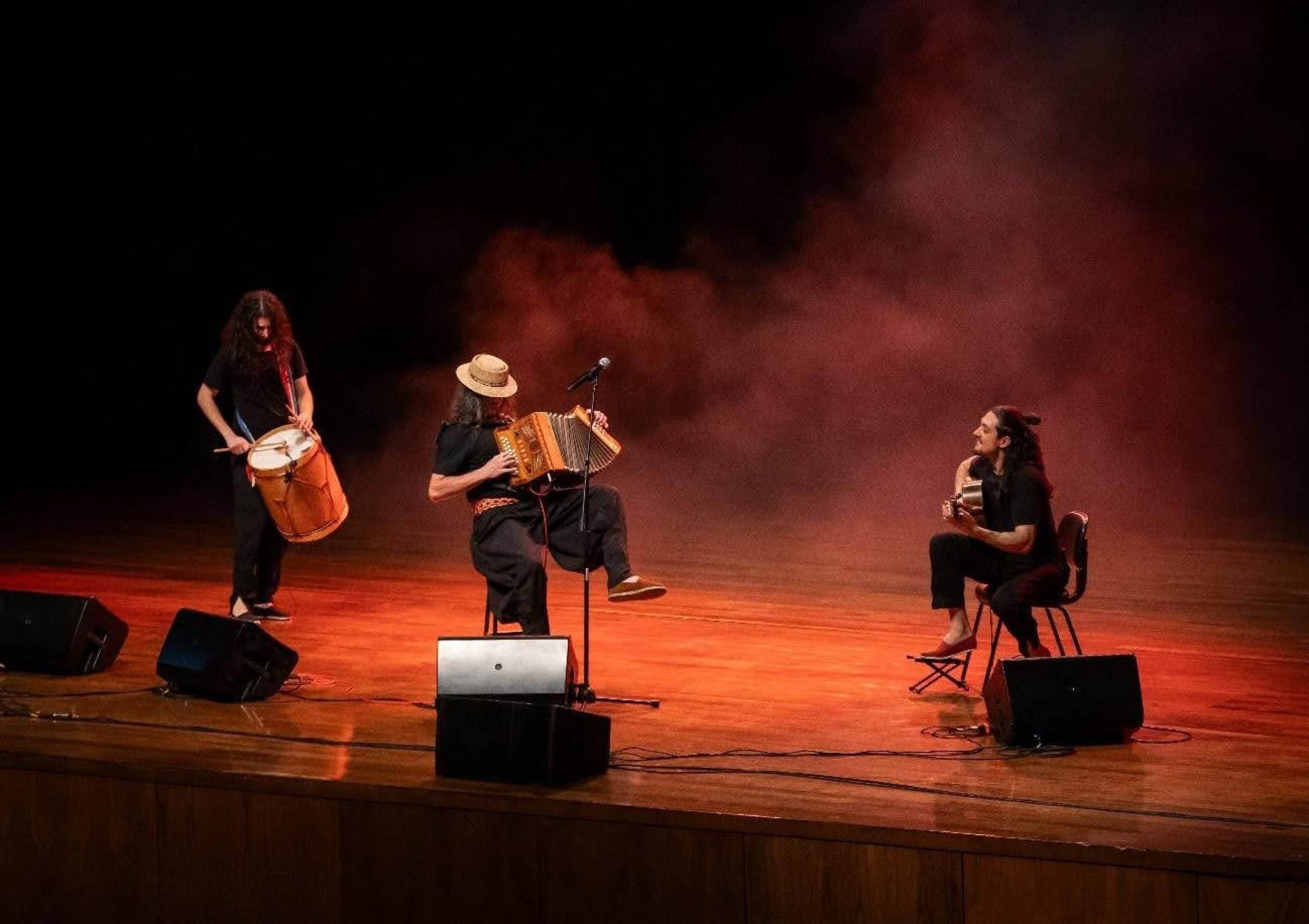 Choro Livre recebe Alberto Salgado, Carol Senna e Vitor Adonai