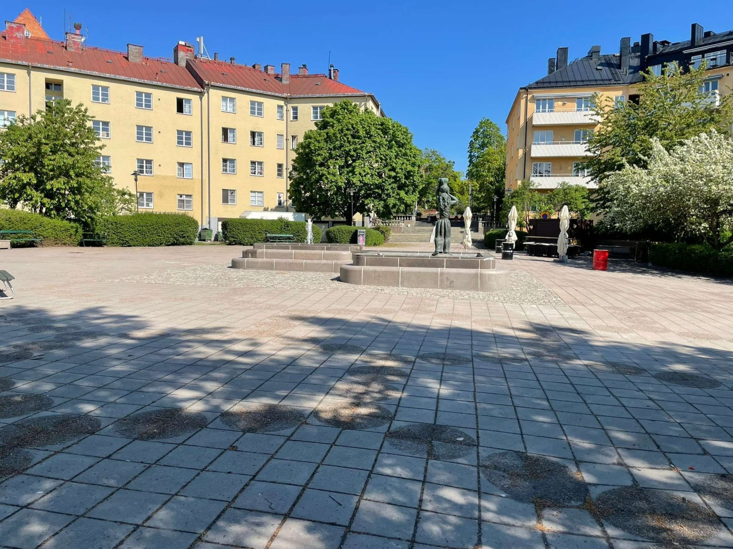 Pra&ccedil;a Rasunda (Rasunda Torg, em sueco): espa&ccedil;o de conviv&ecirc;ncia