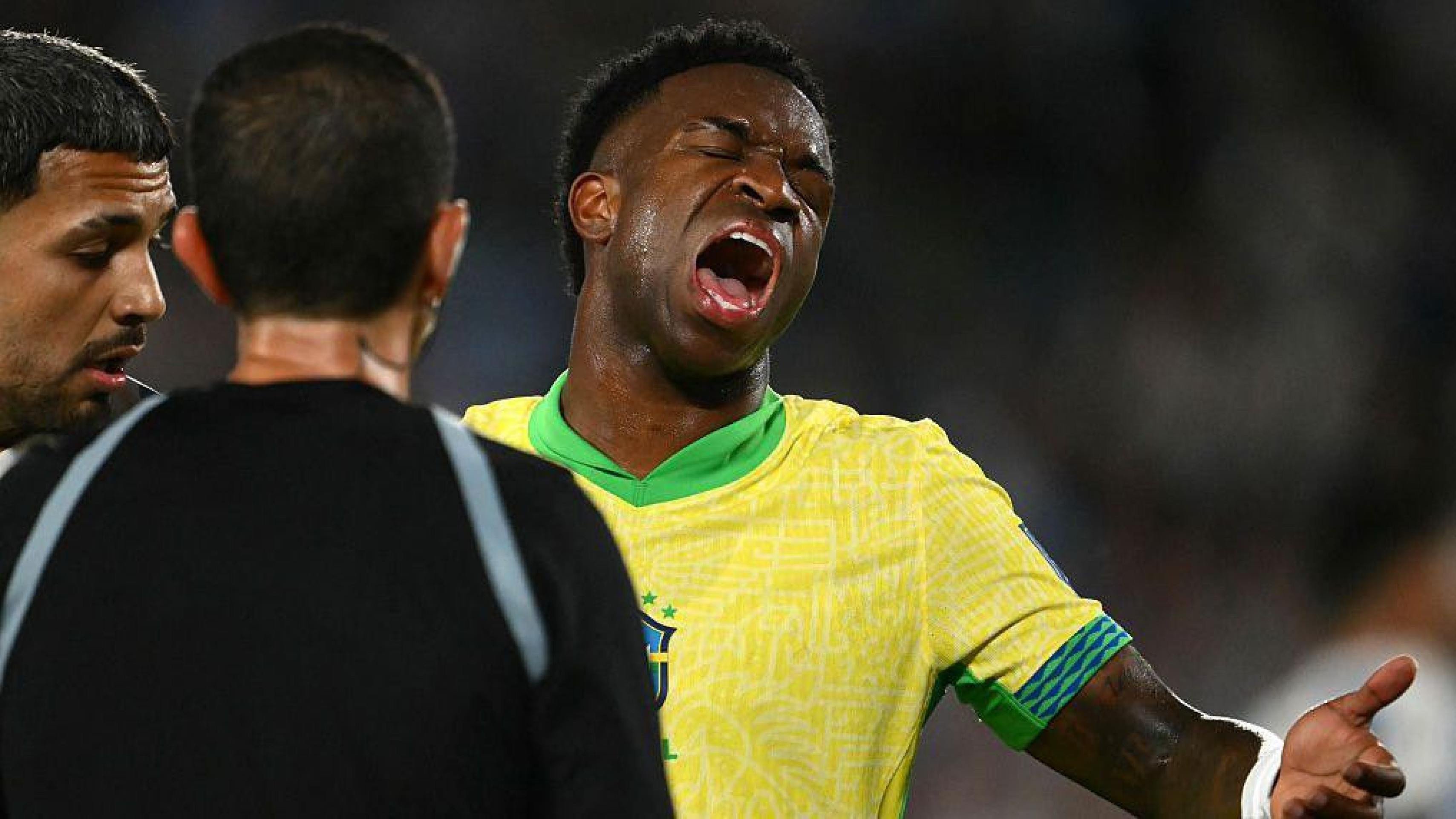 Substituições em 10 segundos e cartão vermelho por cobrir a boca em discussão: as novas regras da Copa do Mundo de 2026