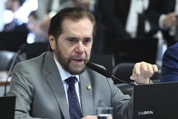 Para o relator Plínio Valério, PEC assegura 'autonomia plena' ao BC e garante que Pix 'jamais será taxado' -  (crédito:  Geraldo Magela/AgÃªncia Senado)