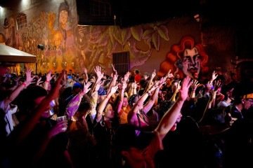 Baile da Sarau-Vá terá transmissão de Brasil X Marrocos neste sábado (13/6) - (crédito: Nina Quintana/Divulgação) Baile da Sarau-Vá terá transmissão de Brasil X Marrocos neste sábado (13/6) - (crédito: Nina Quintana/Divulgação)