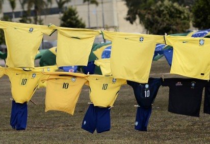  10.06.2026 Minervino Junior  CB/DA Press. Decoração na rua para a copa 2026 no gama Adriely Rodrigues e Herbert Mattos -  (crédito:  Minervino Junior  CB/DA Press) - 10.06.2026 Minervino Junior  CB/DA Press. Decoração na rua para a copa 2026 no gama Adriely Rodrigues e Herbert Mattos -  (crédito:  Minervino Junior  CB/DA Press)
