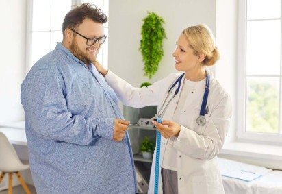 Mais do que promover emagrecimento, a bariátrica pode contribuir para o controle da glicemia e da saúde metabólica (Imagem: Studio Romantic | Shutterstock) -  (crédito: EdiCase) -Mais do que promover emagrecimento, a bariátrica pode contribuir para o controle da glicemia e da saúde metabólica (Imagem: Studio Romantic | Shutterstock) -  (crédito: EdiCase)