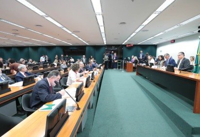 Sessão da CCJ que aprovou a redução da maioridade penal para 16 anos -  (crédito: Bruno Spada/Câmara dos Deputados) -Sessão da CCJ que aprovou a redução da maioridade penal para 16 anos -  (crédito: Bruno Spada/Câmara dos Deputados)