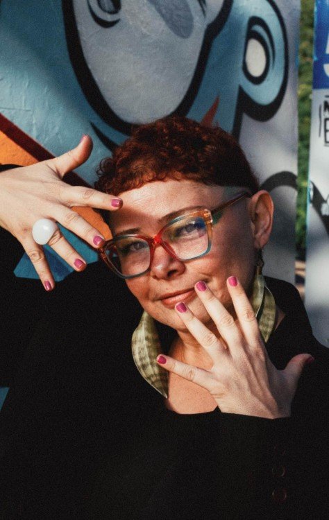 Poeta Marina Mara denuncia violências contra a mulher a partir da poesia - (crédito: Divulgação) Poeta Marina Mara denuncia violências contra a mulher a partir da poesia - (crédito: Divulgação)
