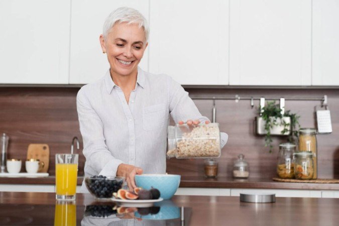 Alguns alimentos podem ser verdadeiros aliados na preservação da massa muscular e da força ao longo do envelhecimento (Imagem: Inside Creative House | Shutterstock) - (crédito: EdiCase) Alguns alimentos podem ser verdadeiros aliados na preservação da massa muscular e da força ao longo do envelhecimento (Imagem: Inside Creative House | Shutterstock) - (crédito: EdiCase)