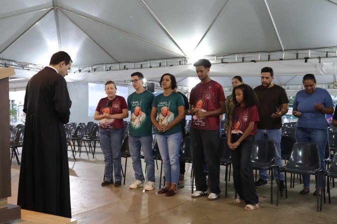 Cerca de 300 volunt&aacute;rios participam ativamente das atividades da igreja e ajudam na organiza&ccedil;&atilde;o da festa