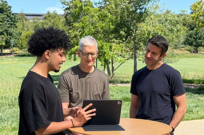 Estudante Marcos Albuquerque foi selecionado entre os 50 melhores do mundo no concurso Swift Student Challenge, da Apple