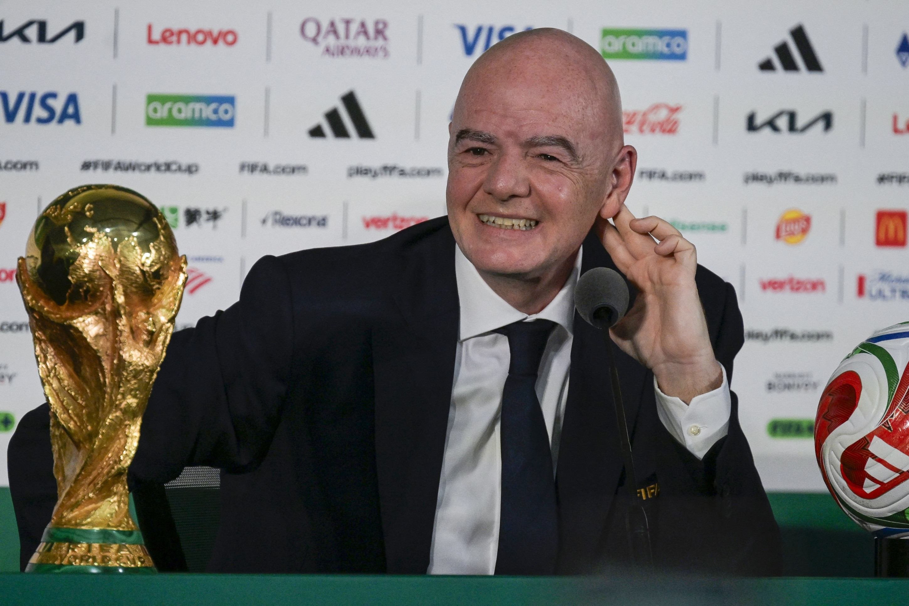 Após repercussão negativa, Infantino desiste de vender ações da Fifa