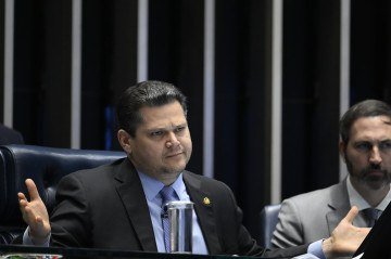 As relações entre Alcolumbre e Lula pioraram após a rejeição do indicado do presidente para a vaga no Supremo Tribunal Federal - (crédito: Carlos Moura/Agência Senado) As relações entre Alcolumbre e Lula pioraram após a rejeição do indicado do presidente para a vaga no Supremo Tribunal Federal - (crédito: Carlos Moura/Agência Senado)