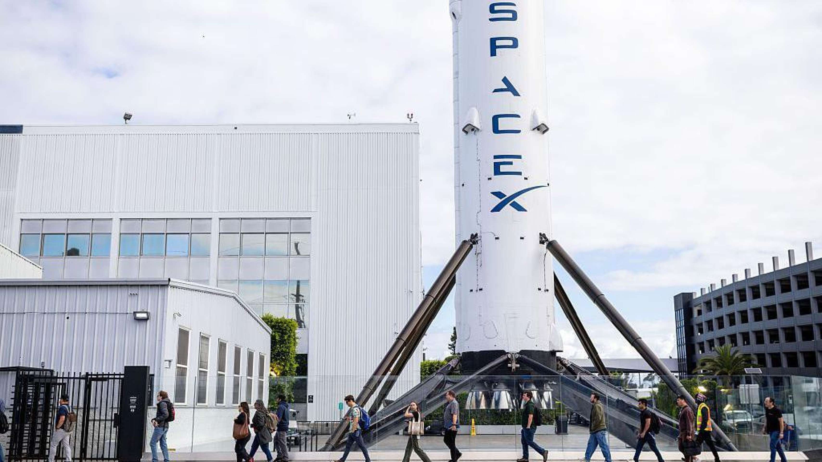 SpaceX é avaliada em mais de R$ 9 trilhões antes da abertura de capital que pode fazer de Elon Musk o primeiro trilionário da história