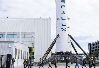 SpaceX é avaliada em mais de R$ 9 trilhões antes da abertura de capital que pode fazer de Elon Musk o primeiro trilionário da história -  (crédito: BBC Geral) -SpaceX é avaliada em mais de R$ 9 trilhões antes da abertura de capital que pode fazer de Elon Musk o primeiro trilionário da história -  (crédito: BBC Geral)