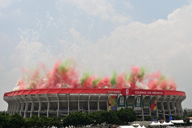Copa do Mundo abre comemora&ccedil;&otilde;es no gramado do Es&aacute;dio Azteca, no Novo M&eacute;xico      