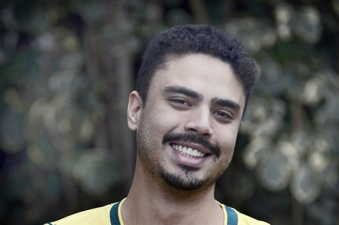 Ronaldo s&oacute; assiste os jogos com uma imagem de Nossa Senho e Santo Expedito