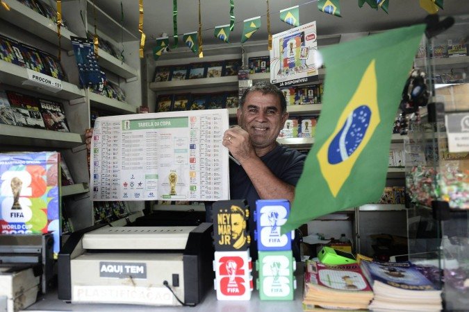 Claudio gosta de anotar os placares dos jogos em tabelinhas 