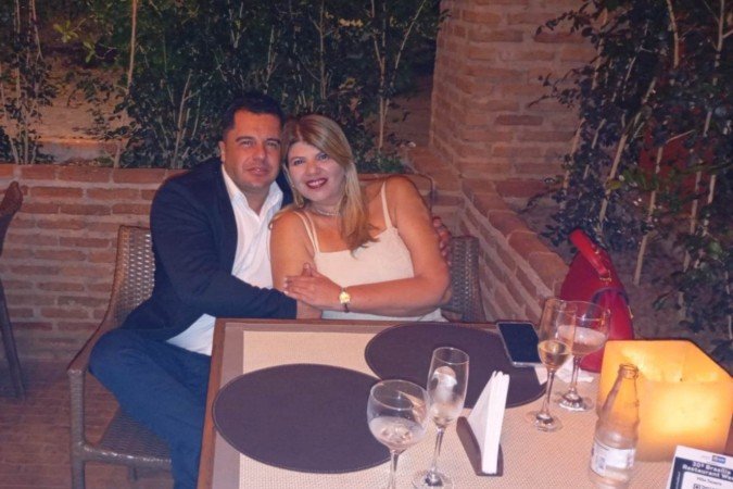 Casal no Lago Paranoá (acima) e no dia em que resolveram se casar