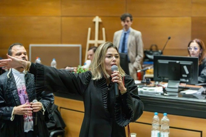 Florence afirmou que havia uma divergência de estratégias para a condução do processo e que, por isso, as partes decidiram encerrar a atuação em comum acordo - (crédito: Reprodução/Instagram) Florence afirmou que havia uma divergência de estratégias para a condução do processo e que, por isso, as partes decidiram encerrar a atuação em comum acordo - (crédito: Reprodução/Instagram)